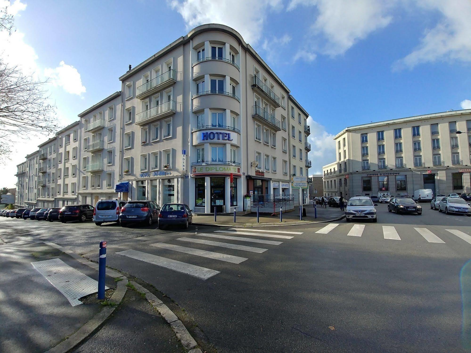 Hotel Agena Brest Exteriör bild